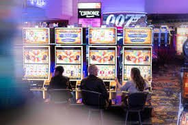 npt777 Live Casino တွင် Baccarat နှင့် Roulette ကစားနေသော မြန်မာကစားသမားများ