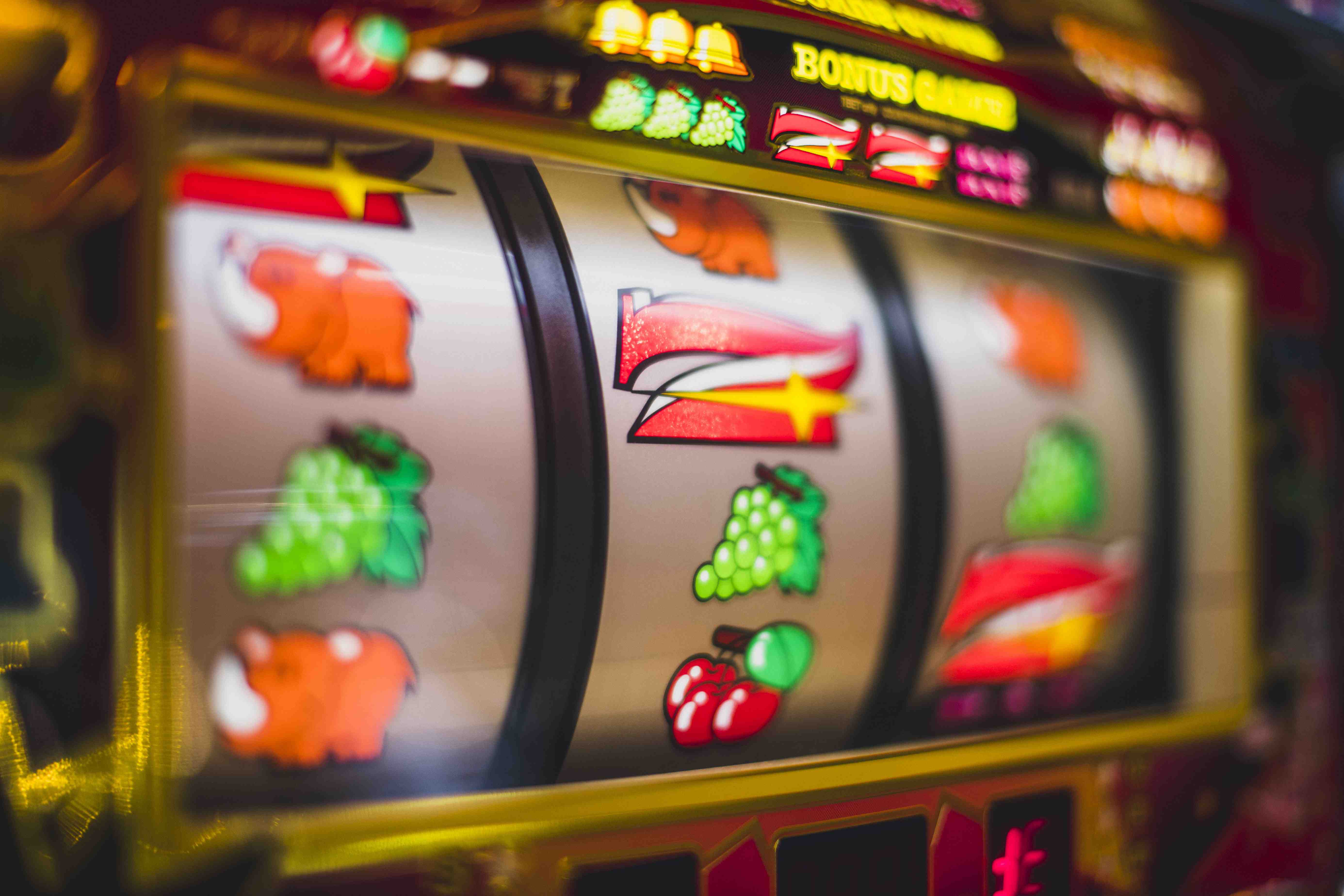 npt777 ပရိုမိုးရှင်း VIP Cashback MMK ပြန်ရပြီး Myanmar Live Casino Slots ကစားနေသောကစားသမားများ